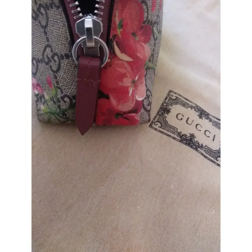 Gucci GG Supreme Blooms Print Clutch Cosmetic Case - Picture 9 of 10
